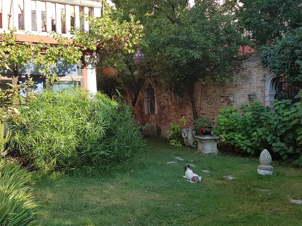 Appartamento Garden Ca' Rezzonico เวนิส ภายนอก รูปภาพ