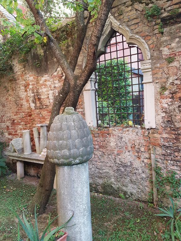 Appartamento Garden Ca' Rezzonico เวนิส ภายนอก รูปภาพ