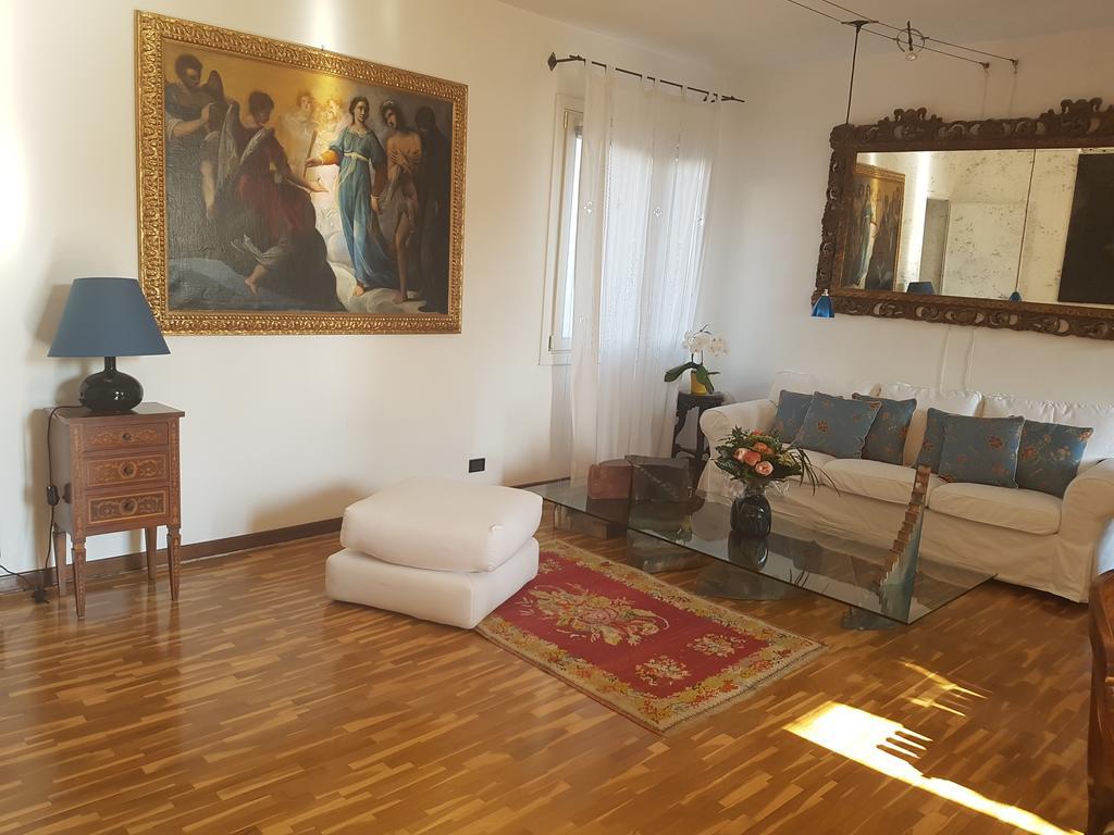 Appartamento Garden Ca' Rezzonico เวนิส ห้อง รูปภาพ