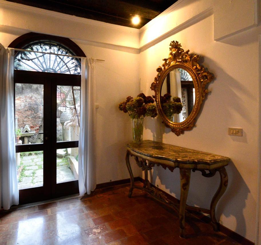 Appartamento Garden Ca' Rezzonico เวนิส ภายนอก รูปภาพ