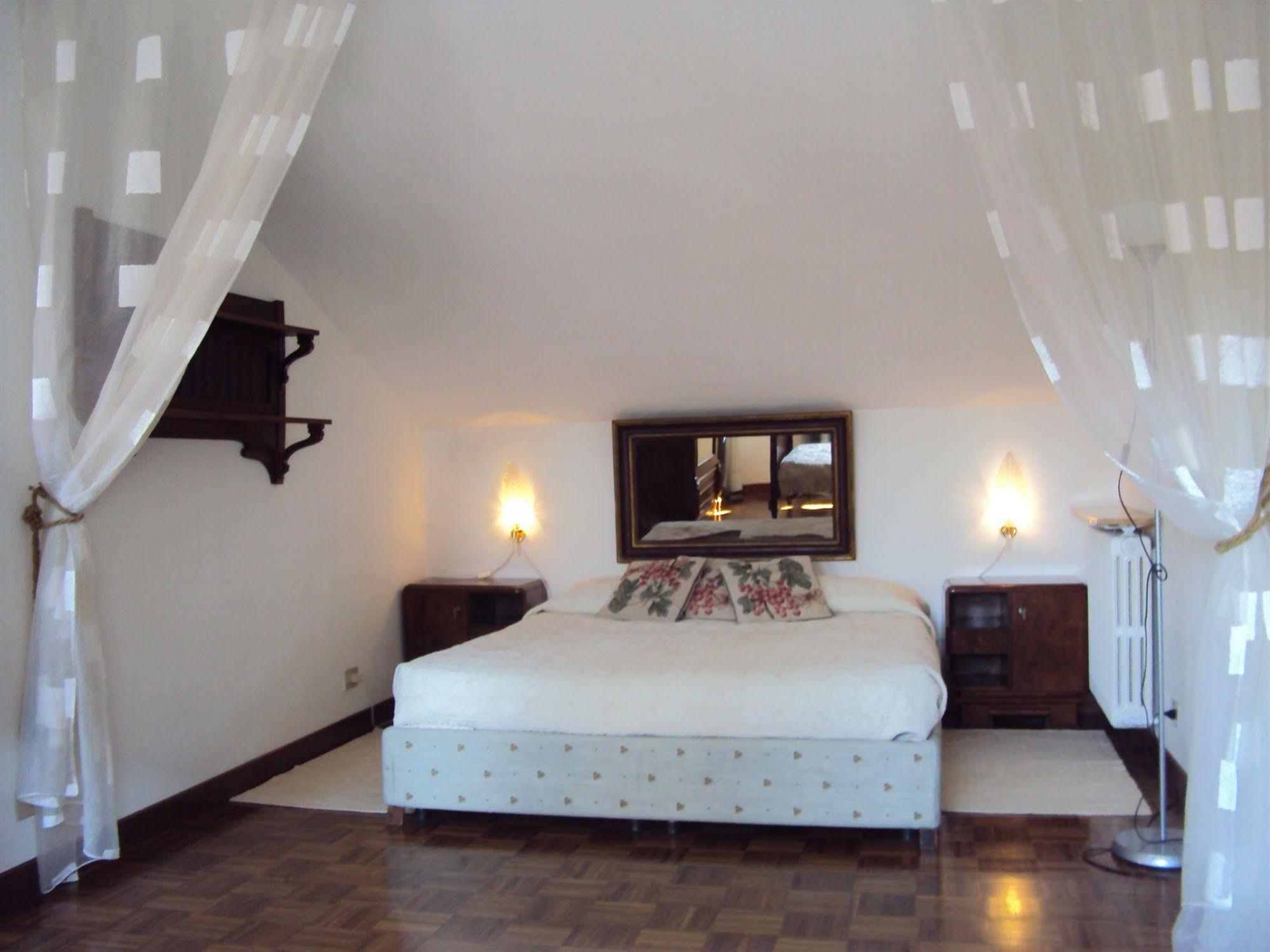 Appartamento Garden Ca' Rezzonico เวนิส ภายนอก รูปภาพ